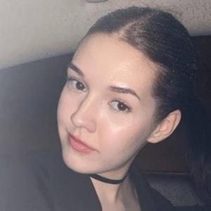 Я Кристина, 20, из Ульяновска, ищу знакомства без обязательств