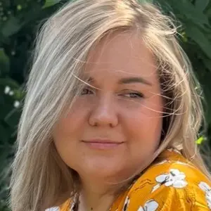 Ангелина из Уфы, ищу на сайте дружбу