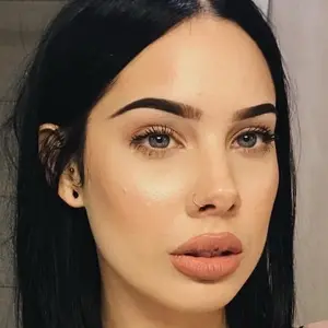 Я Елена, 22, из Чегдомына, ищу знакомство для вирта