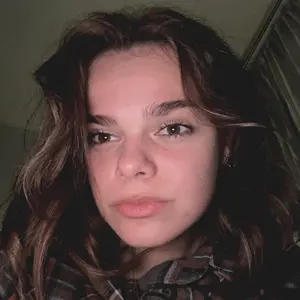 Я Алиса, 20, из Пушкина, ищу знакомство для открытые отношения