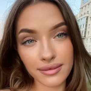 Я Эмилия, 25, знакомлюсь для открытые отношения в Старом Осколе