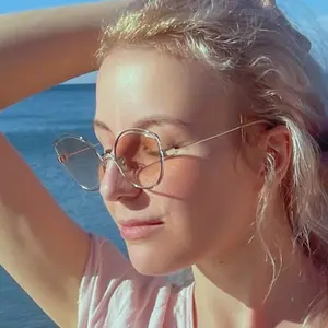 Я Lia, 21, из Красногорска, ищу знакомство для без обязательств