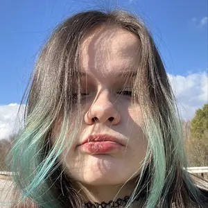 Я Кристина, 18, из Санкт-Петербурга, ищу знакомство для приятного времяпровождения
