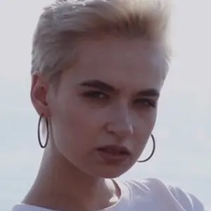 Я Юля, 23, знакомлюсь на одну ночь в Санкт-Петербурге