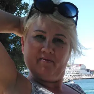 Я Лора, 55, из Нижнего Тагила, ищу знакомство для приятного времяпровождения