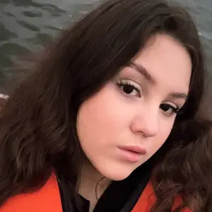 Я Елизавета, 18, знакомлюсь для приятного времяпровождения в Ревде