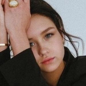 Аня из Петрозаводска, мне 20, познакомлюсь на одну ночь