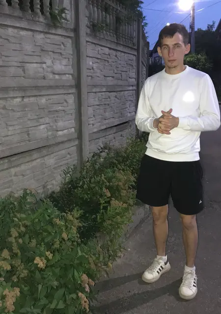 Я Ванек, 20, из Канаша, ищу знакомство для приятного времяпровождения