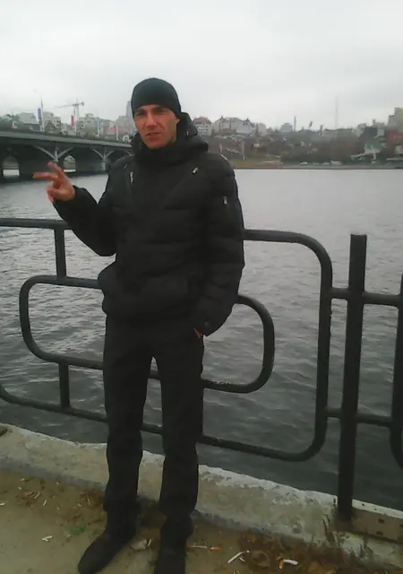 Алексей из Павловска, мне 38, познакомлюсь для вирта