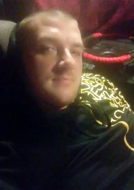 Александр из Печоры, ищу на сайте знакомства на одну ночь