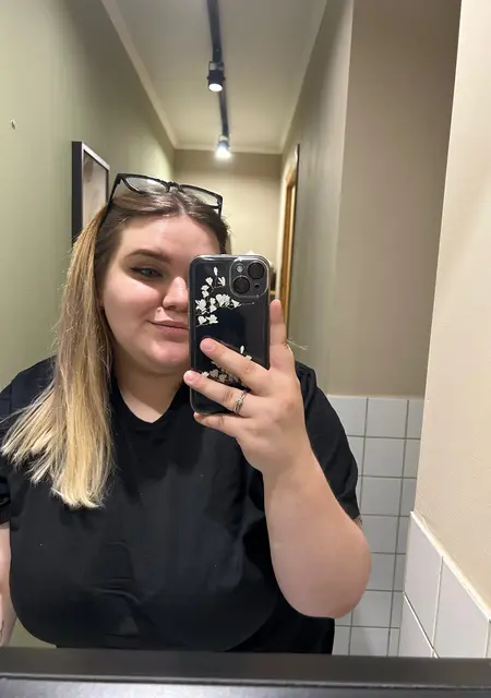 Я Лиза, 21, из Орска, ищу знакомство для общения