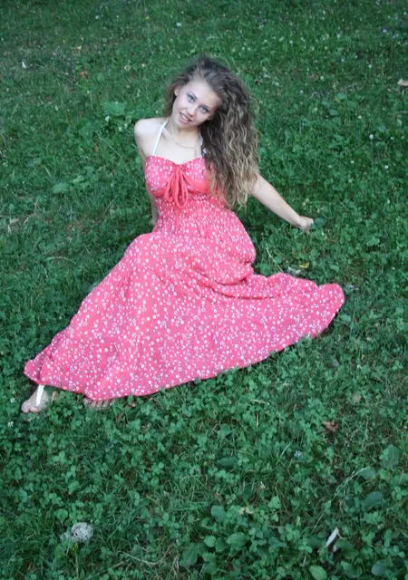 Я Надежда, 21, из Аскарова, ищу знакомство для постоянных отношений