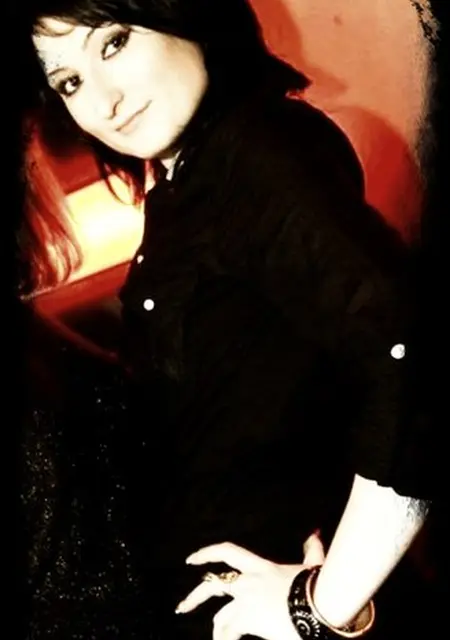 Я Инга, 18, из Губахи, ищу знакомство для постоянных отношений