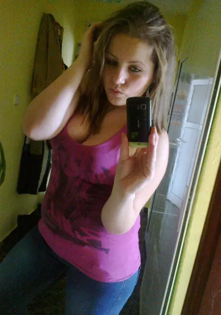 Я Инга, 18, из Собинки, ищу знакомство для постоянных отношений