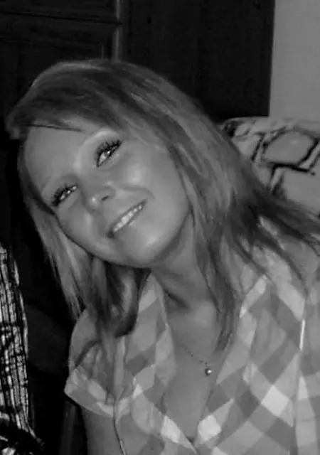 Алёна из Волгодонска, ищу на сайте постоянные отношения