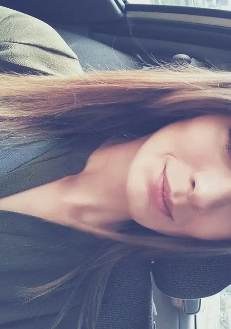 Я Анна, 19, из Павловска, ищу знакомство для постоянных отношений