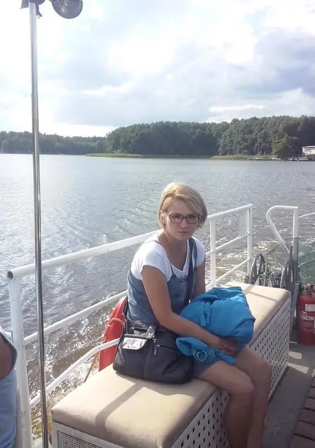 Алина из Ржева, мне 26, познакомлюсь для общения