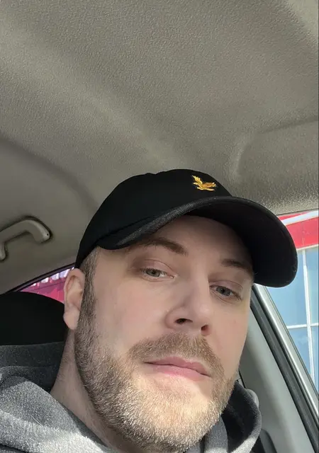 Я Иван, 31, из Вологды, ищу знакомства без обязательств