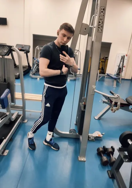 Гриша из Луховиц, мне 22, познакомлюсь без обязательств