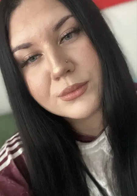 Я Диана, 18, из Уссурийска, ищу знакомство для общения