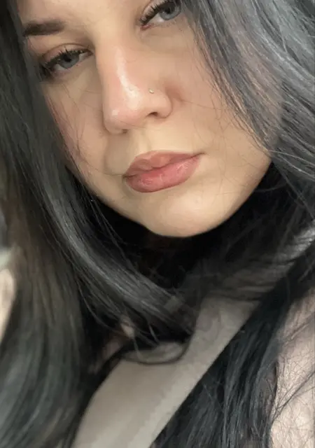 Диана из Уссурийска, ищу на сайте приятное времяпровождение