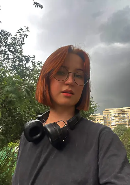 Я Вика, 18, из Красногорска, ищу знакомство для постоянных отношений