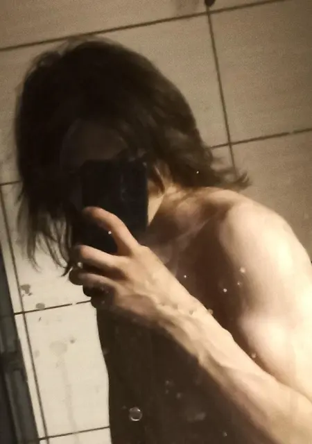 Данил из Москвы, мне 18, познакомлюсь на одну ночь