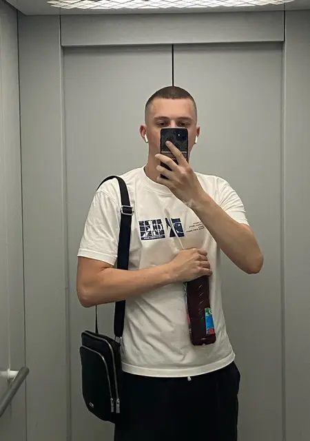 Я Matvey, 23, из Чехова, ищу знакомство для общения