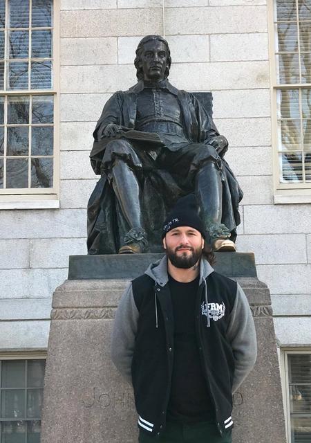 Андрей из Каркатеевов, ищу на сайте знакомства на одну ночь