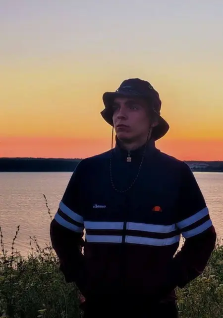 Владислав из Наро-Фоминска, мне 19, познакомлюсь для открытые отношения