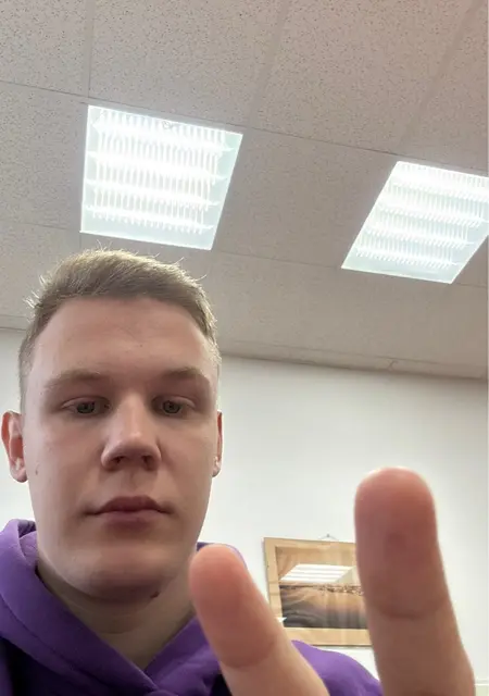 Артем из Томска, мне 21, познакомлюсь для постоянных отношений