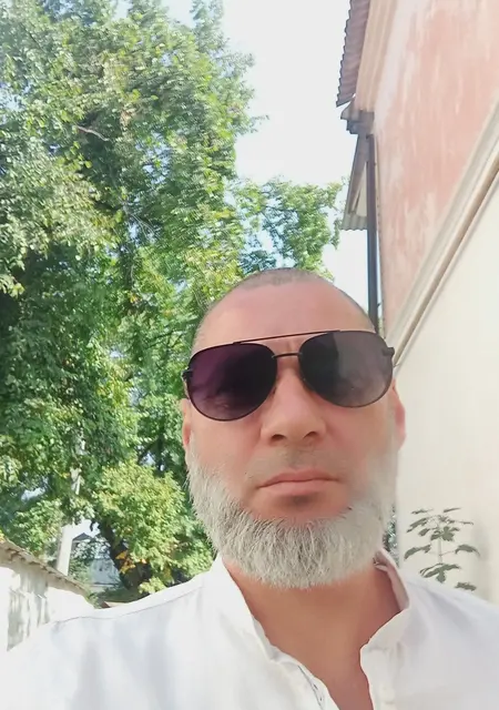 Я Валера, 44, знакомлюсь на одну ночь в Нальчике