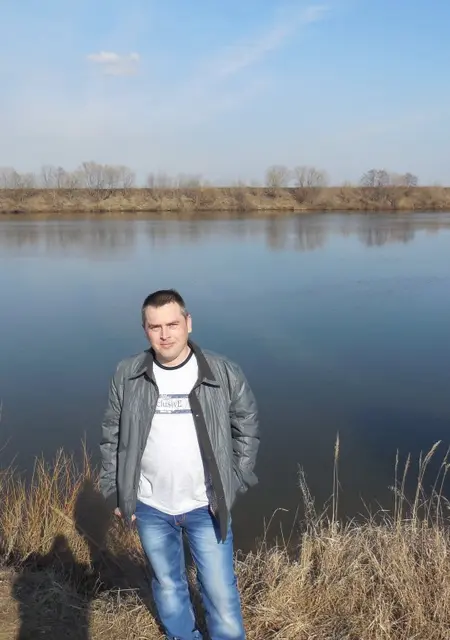 Я Денис, 46, из Семилук, ищу знакомства без обязательств