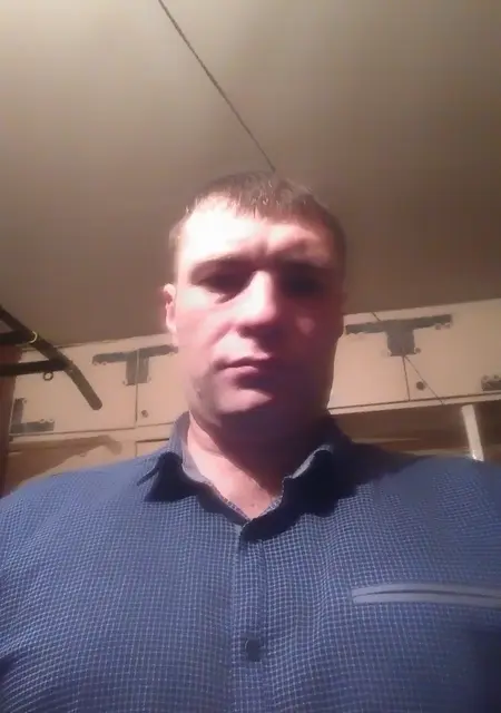 Я Артур, 40, из Строителя, ищу знакомства без обязательств