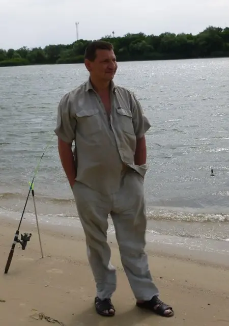 Я Дядя, 49, из Зверева, ищу знакомства на одну ночь