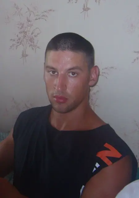 Я Алексей, 41, знакомлюсь без обязательств в Волгореченске