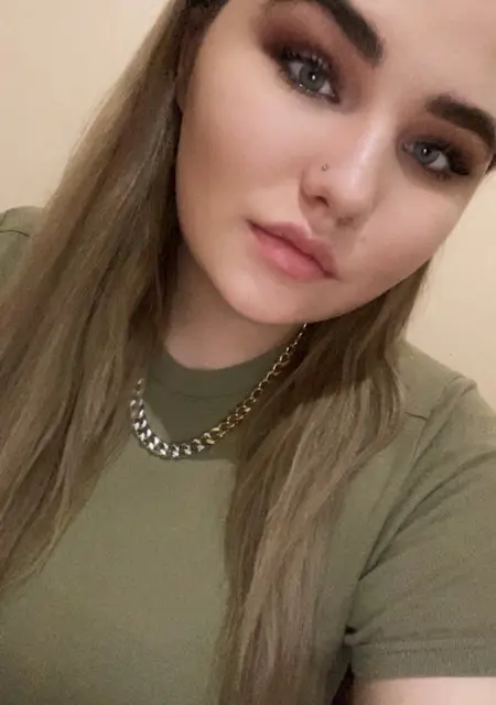 Елена из Гаджиева, ищу на сайте постоянные отношения