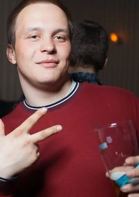 Роман из Павловска, ищу на сайте знакомства на одну ночь