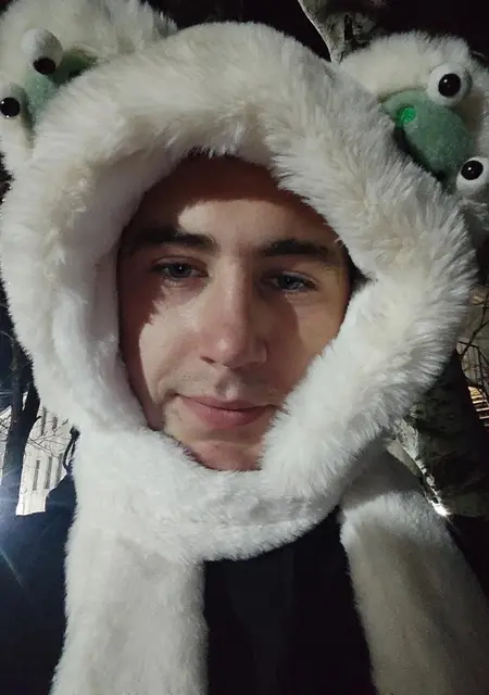 Женя из Партизанска, мне 21, познакомлюсь без обязательств