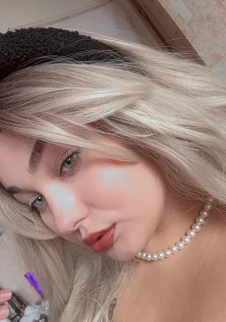 Я Арина, 20, из Владимира, ищу знакомство для дружбы