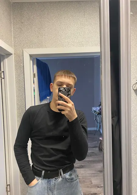 Я Роман, 21, из Усть-Кута, ищу знакомства на одну ночь