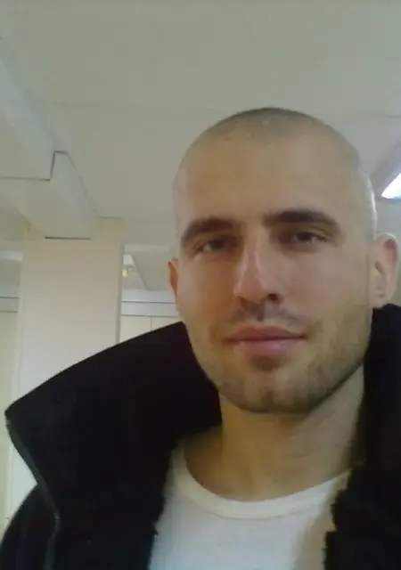 Я Andrew, 43, знакомлюсь без обязательств в Гулькевичах