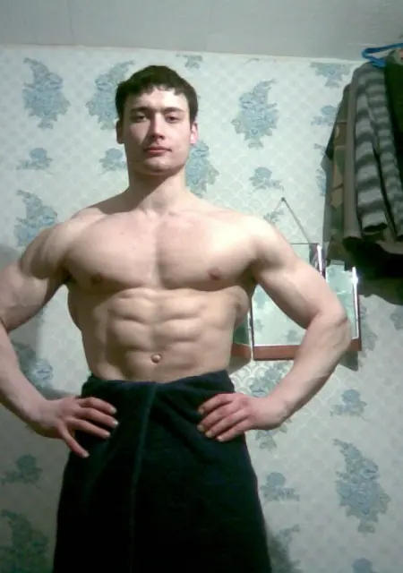 Я Андрей, 37, из Саяногорска, ищу знакомства на одну ночь