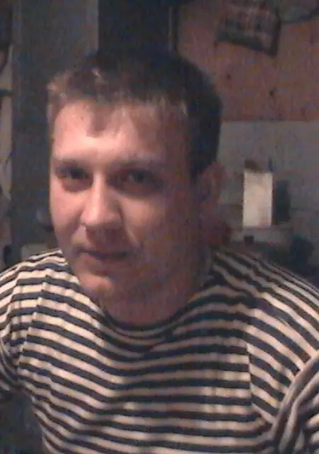 Я Артур, 47, из Светлогорска, ищу знакомства на одну ночь