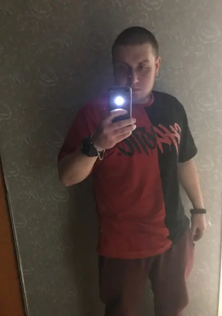 Виктор из Нового Оскола, мне 27, познакомлюсь на одну ночь