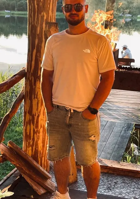 Oleg из Белого, мне 23, познакомлюсь на одну ночь