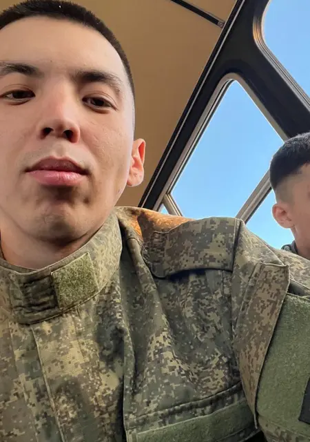 Артур из Уфы, мне 25, познакомлюсь для вирта