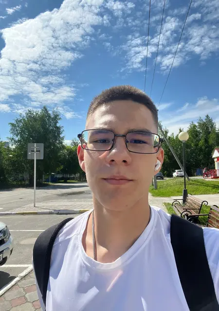 Я Сергей, 19, из Нягани, ищу знакомство для дружбы