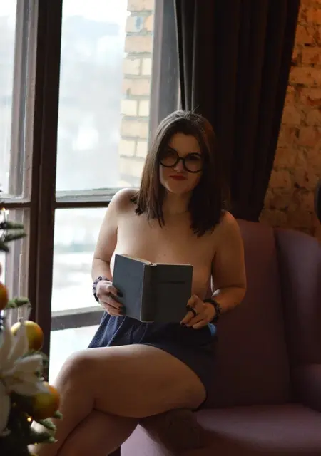 Полина из Уссурийска, ищу на сайте совместные путешествия