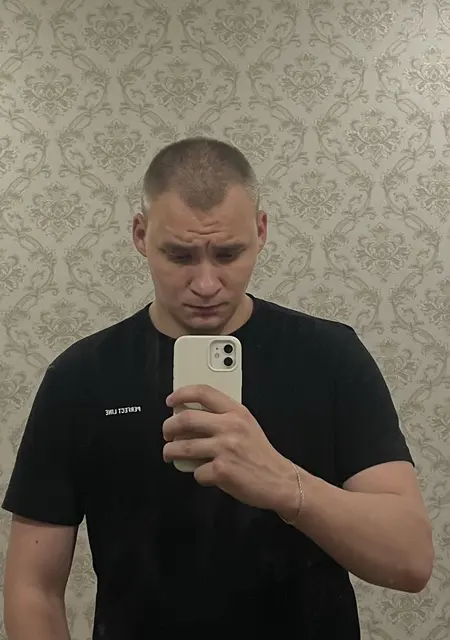 Артём из Кирова, мне 20, познакомлюсь для приятного времяпровождения